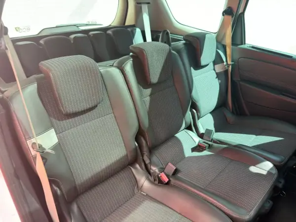 Renault Grand Scénic 2011 - 8900 EUR, 199000 km - AUTO.MOTO.pt - 199000km - foto 17 de 20