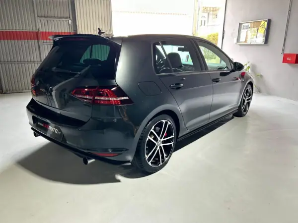 Volkswagen Golf 2014 - 20000 EUR, 187000 km - AUTO.MOTO.pt - 187000km - foto 5 de 33