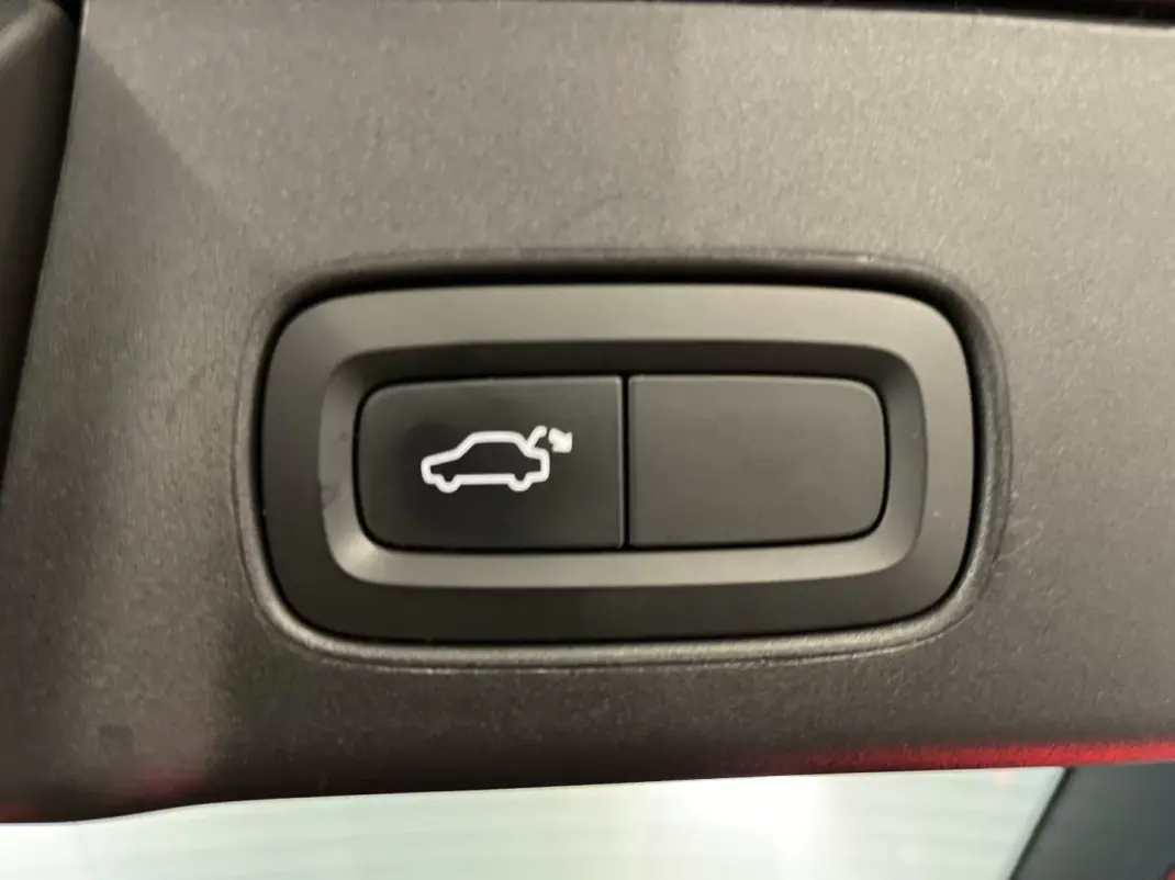 Volvo V90 Cross Country 2017 - 23500 EUR, 213000 km - AUTO.MOTO.pt - 213000km - foto 42 de 44