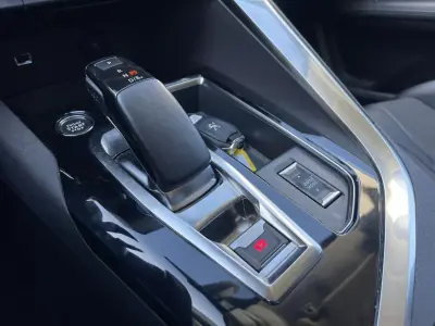 Peugeot 3008 2021 - 23990 EUR, 89615 km - AUTO.MOTO.pt - 89615km - foto 22 de 28