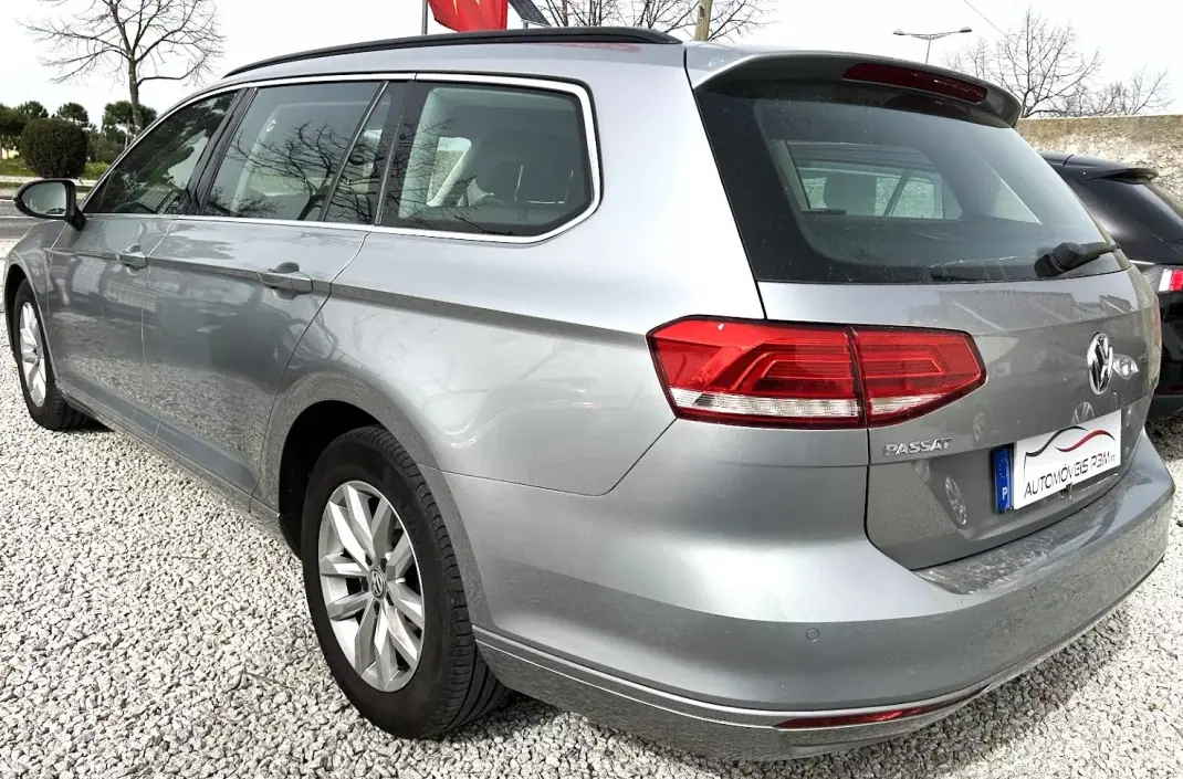 Volkswagen Passat Variant 2018 - 17900 EUR, 143500 km - AUTO.MOTO.pt - 143500km - foto 3 de 20