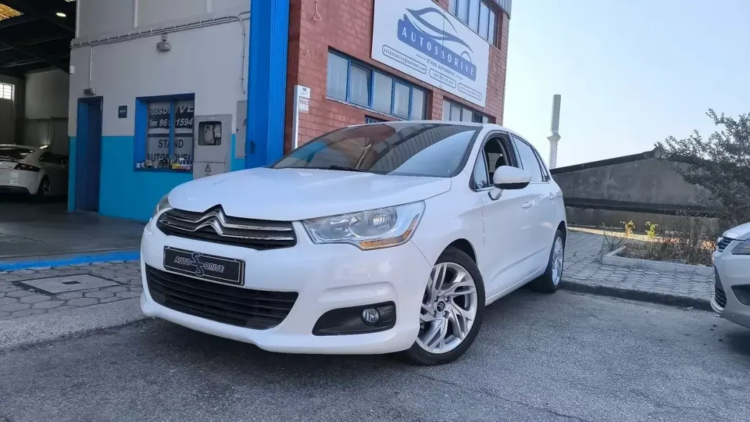 Citroën C4 2012 - 8900 EUR, 180000 km - AUTO.MOTO.pt - 180000km - foto 9 de 24