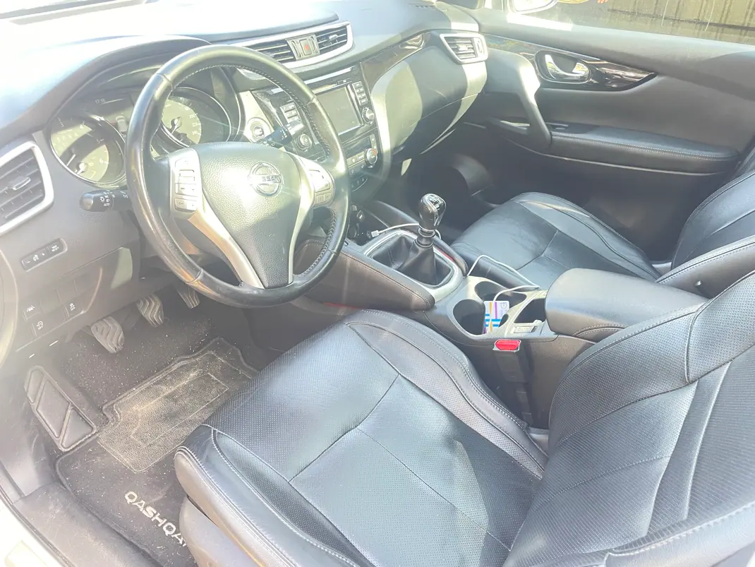 Nissan Qashqai 2017 - 13990 EUR, 216000 km - AUTO.MOTO.pt - 216000km - foto 7 de 8