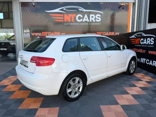 Audi A3 Sportback 2010 - 6900 EUR, 261900 km - AUTO.MOTO.pt - 261900km - foto 2 de 11