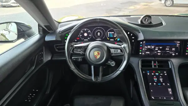Porsche Taycan 2021 - 54500 EUR, 141090 km - AUTO.MOTO.pt - 141090km - foto 24 de 30
