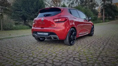 Renault Clio 2014 - 17700 EUR, 146000 km - AUTO.MOTO.pt - 146000km - foto 16 de 23