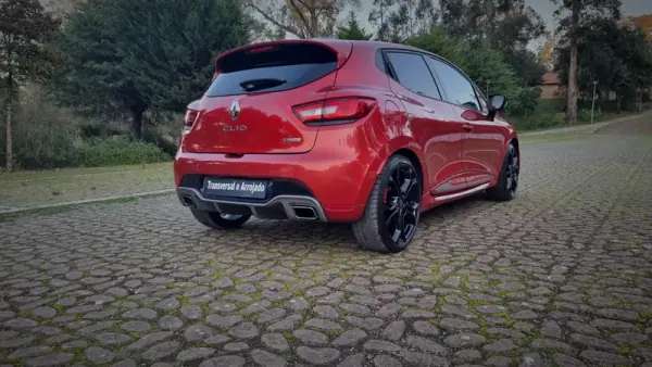 Renault Clio 2014 - 17700 EUR, 146000 km - AUTO.MOTO.pt - 146000km - foto 16 de 23