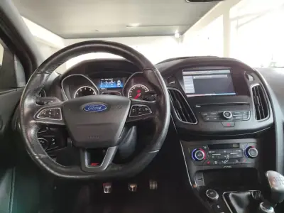 Ford Focus 2015 - 20500 EUR, 125550 km - AUTO.MOTO.pt - 125550km - foto 40 de 40