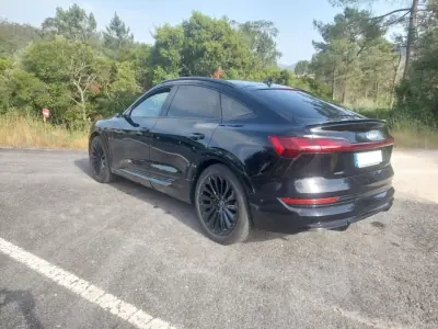 Audi e-tron Sportback 2021 - 35300 EUR, 123480 km - AUTO.MOTO.pt - 123480km - foto 4 de 15