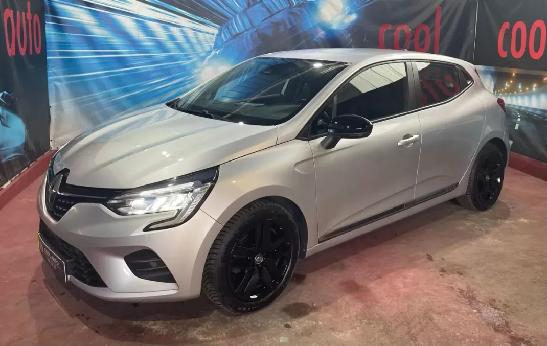 Renault Clio 2019 - 14480 EUR, 30000 km - AUTO.MOTO.pt - 30000km - foto 1 de 50