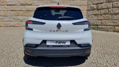 Renault Captur 2025 - 24000 EUR, 10335 km - AUTO.MOTO.pt - 10335km - foto 5 de 36