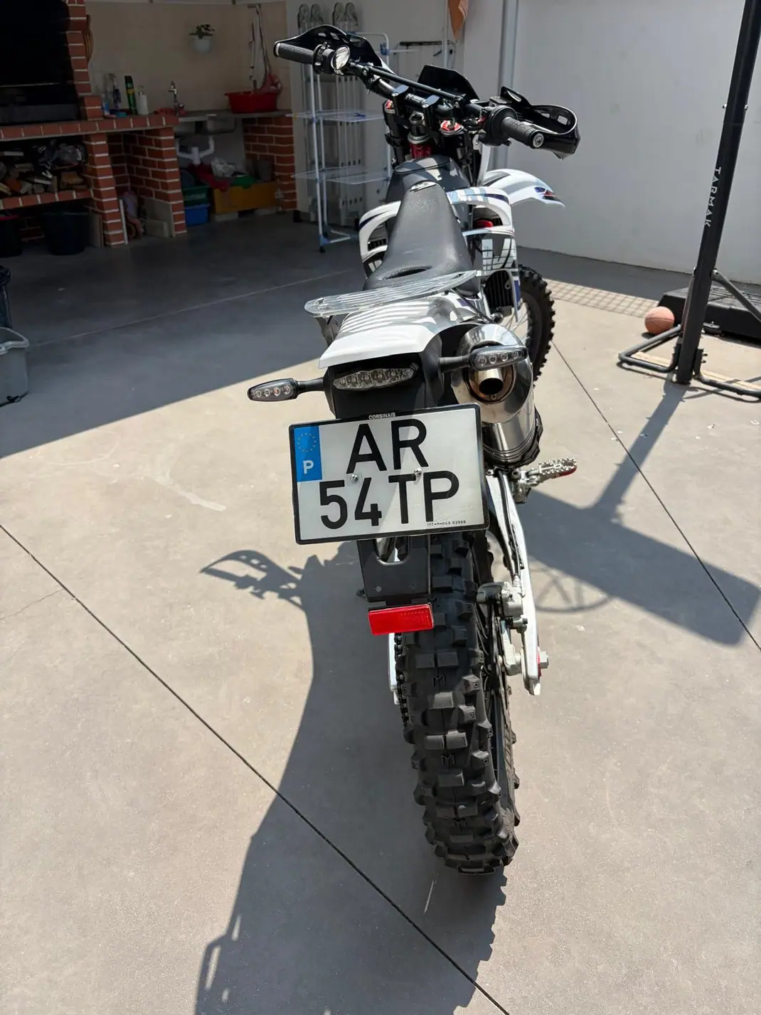 AJP PR5 2022 - 4200 EUR, 777 km - 777km - foto 8 de 8