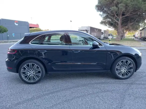 Porsche Macan 2014 - 38490 EUR, 168209 km - AUTO.MOTO.pt - 168209km - foto 14 de 37