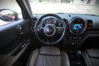 MINI Countryman 2018 - 15750 EUR, 224000 km - AUTO.MOTO.pt - 224000km - foto 12 de 33
