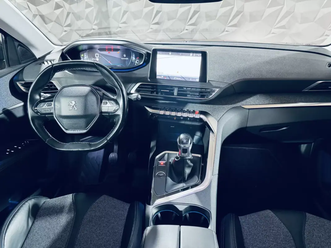 Peugeot 3008 2018 - 15750 EUR, 113812 km - 113812km - foto 32 de 43
