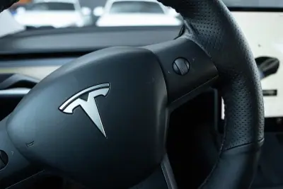 Tesla Model 3 2021 - 24999 EUR, 205000 km - 205000km - foto 21 de 26