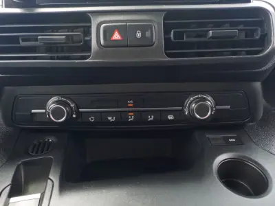 Citroën Berlingo 2020 - 14990 EUR, 148000 km - 148000km - foto 29 de 33