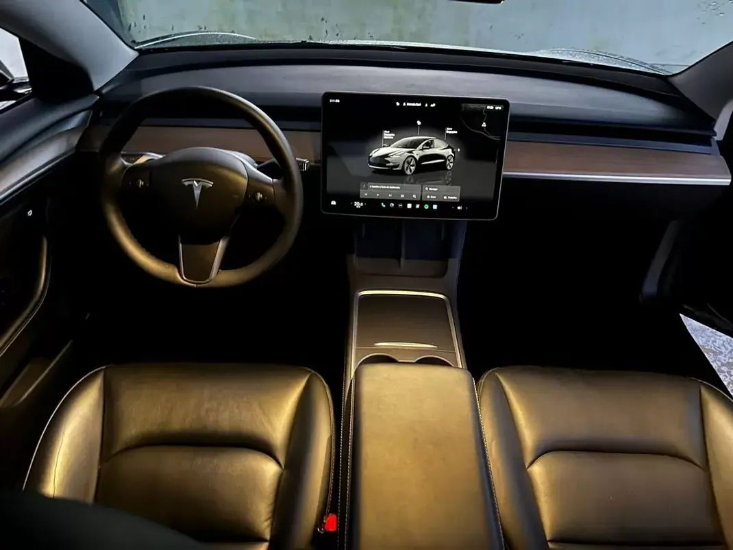 Tesla Model 3 2023 - 28500 EUR, 55000 km - AUTO.MOTO.pt - 55000km - foto 6 de 13