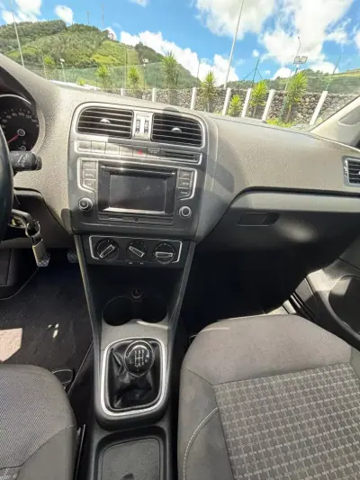 Volkswagen Polo 2017 - 10990 EUR, 146070 km - AUTO.MOTO.pt - 146070km - foto 9 de 12