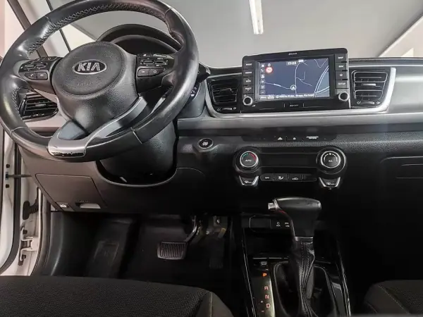 Kia Rio 2018 - 14750 EUR, 46500 km - AUTO.MOTO.pt - 46500km - foto 20 de 35