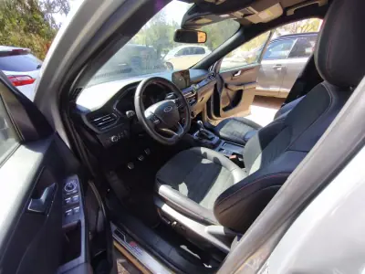Ford Kuga 2023 - 21750 EUR, 67500 km - AUTO.MOTO.pt - 67500km - foto 12 de 21
