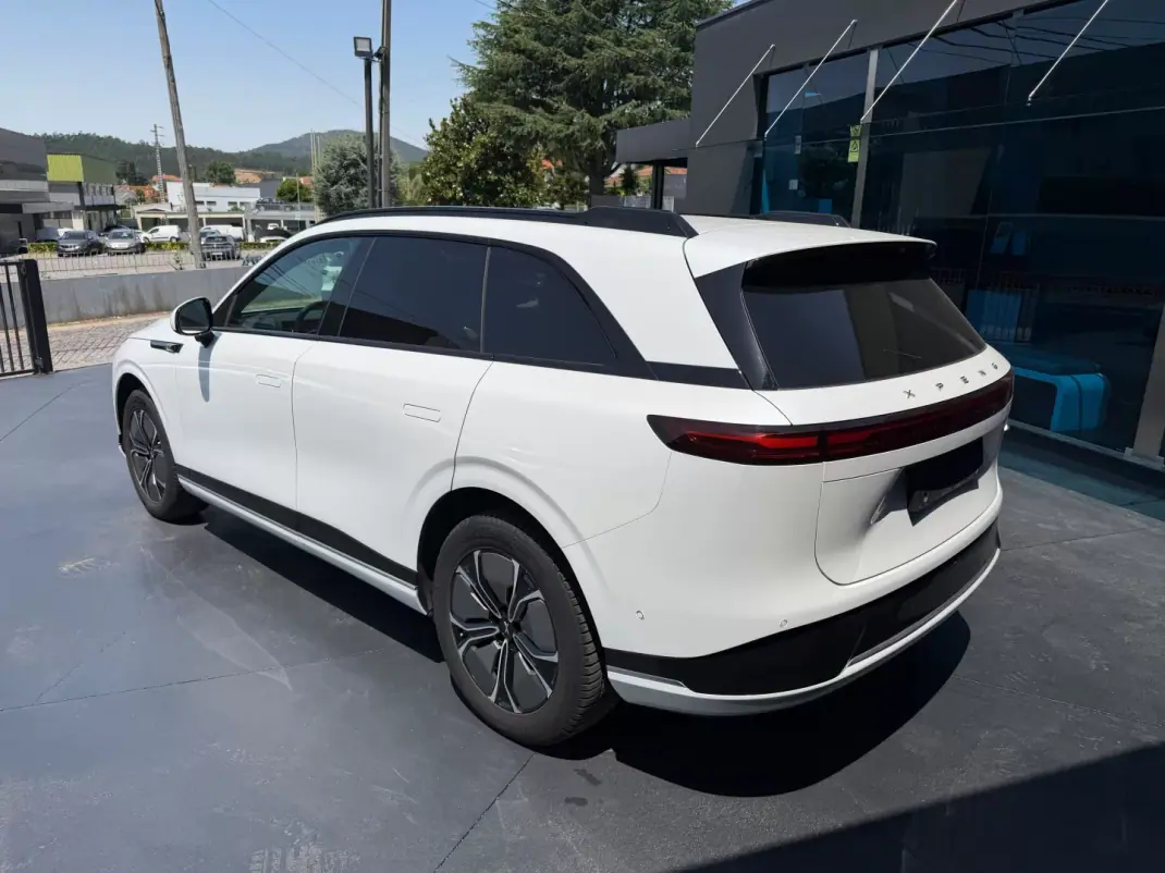 Xpeng G9 2024 - 53990 EUR, 68000 km - 68000km - foto 6 de 18