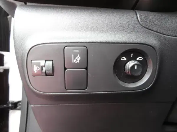 Citroën C3 2017 - 11500 EUR, 130256 km - AUTO.MOTO.pt - 130256km - foto 21 de 32