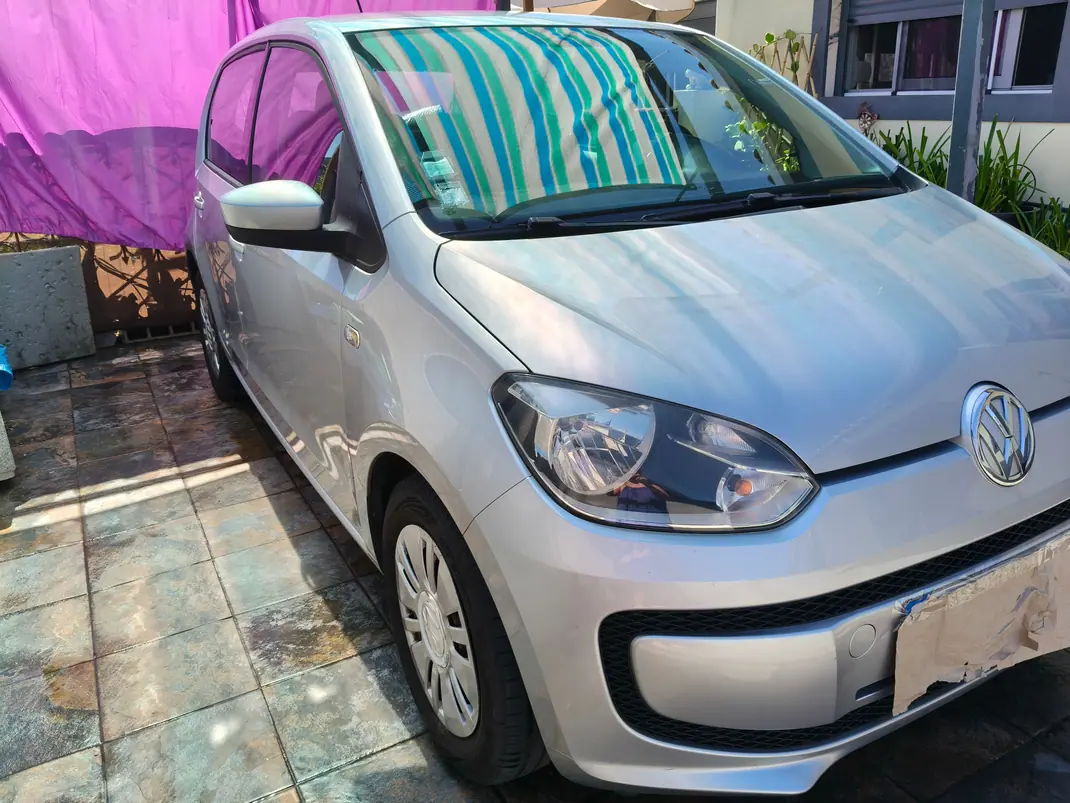 Volkswagen Up! 2015 - 5950 EUR, 94000 km - 94000km - foto 2 de 10