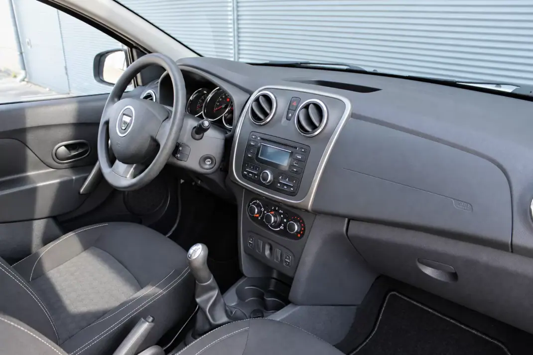 Dacia Sandero 2014 - 6990 EUR, 99876 km - 99876km - foto 22 de 25