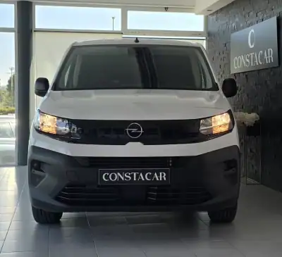 Opel COMBO 2024 - 21900 EUR, 11972 km - AUTO.MOTO.pt - 11972km - foto 2 de 20