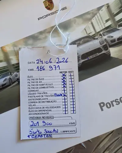 Porsche Panamera 2016 - 62500 EUR, 186989 km - AUTO.MOTO.pt - 186989km - foto 68 de 69