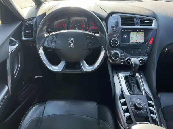 Citroën DS5 2013 - 8490 EUR, 255050 km - AUTO.MOTO.pt - 255050km - foto 9 de 20
