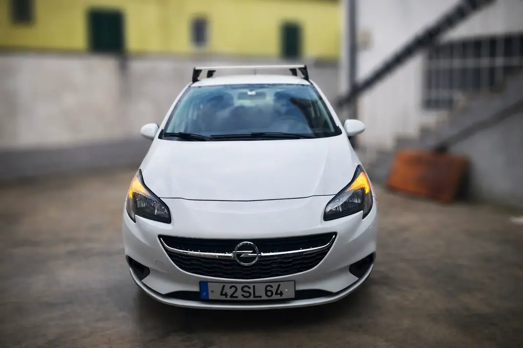 Opel Corsa E Van 2017 - 4650 EUR, 225590 km - AUTO.MOTO.pt - 225590km - foto 1 de 15