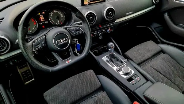 Audi S3 Sportback 2019 - 36500 EUR, 114000 km - AUTO.MOTO.pt - 114000km - foto 10 de 29