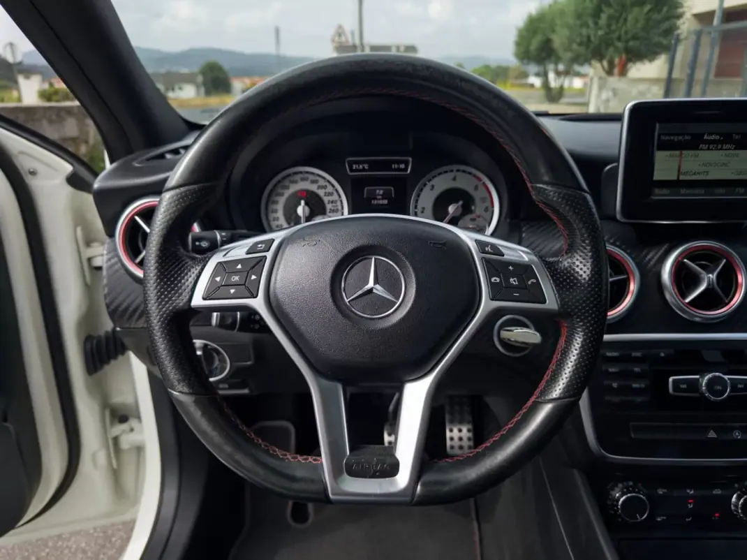 Mercedes-Benz A 180 2015 - 16990 EUR, 131000 km - 131000km - foto 19 de 35