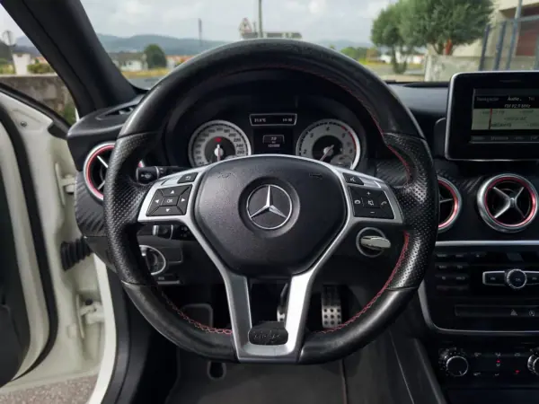 Mercedes-Benz A 180 2015 - 16990 EUR, 131000 km - AUTO.MOTO.pt - 131000km - foto 19 de 35