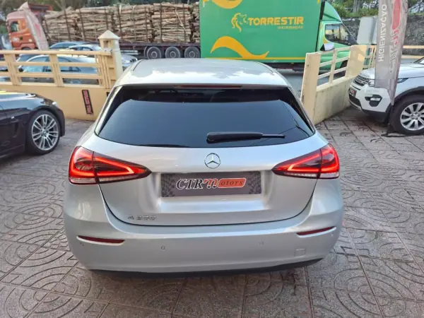 Mercedes-Benz A 200 2018 - 21900 EUR, 77000 km - AUTO.MOTO.pt - 77000km - foto 10 de 37