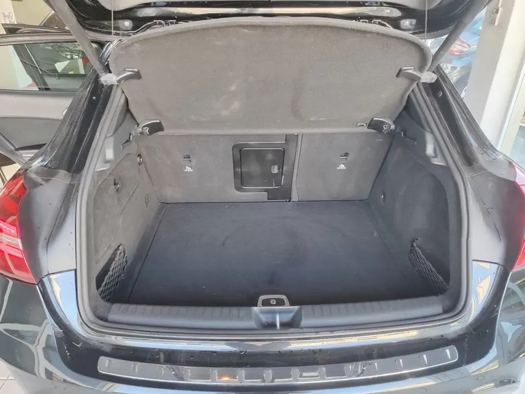 Mercedes-Benz GLA 200 2018 - 22750 EUR, 191200 km - AUTO.MOTO.pt - 191200km - foto 16 de 36