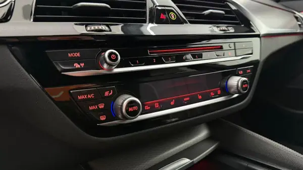 BMW 520 2017 - 21990 EUR, 262000 km - AUTO.MOTO.pt - 262000km - foto 32 de 40