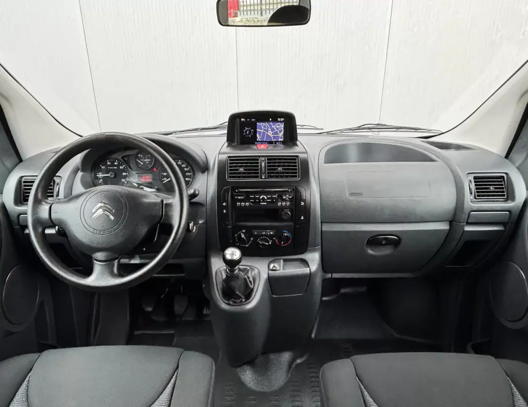 Citroën Jumpy 2015 - 16900 EUR, 135000 km - AUTO.MOTO.pt - 135000km - foto 11 de 39