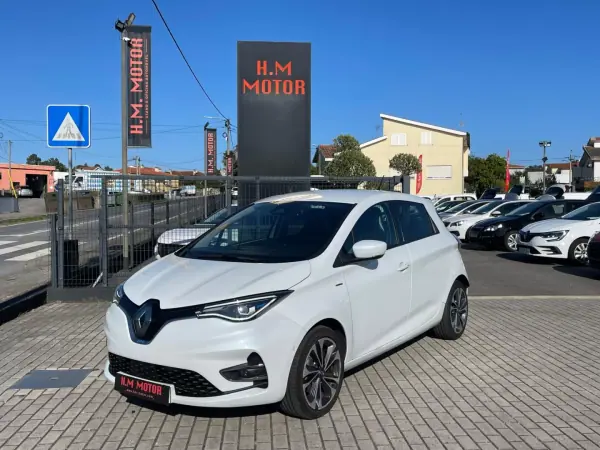 Renault Zoe 2020 - 15900 EUR, 114000 km - AUTO.MOTO.pt - 114000km - foto 2 de 12