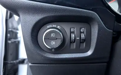 Opel Corsa 2024 - 18590 EUR, 38000 km - AUTO.MOTO.pt - 38000km - foto 17 de 34