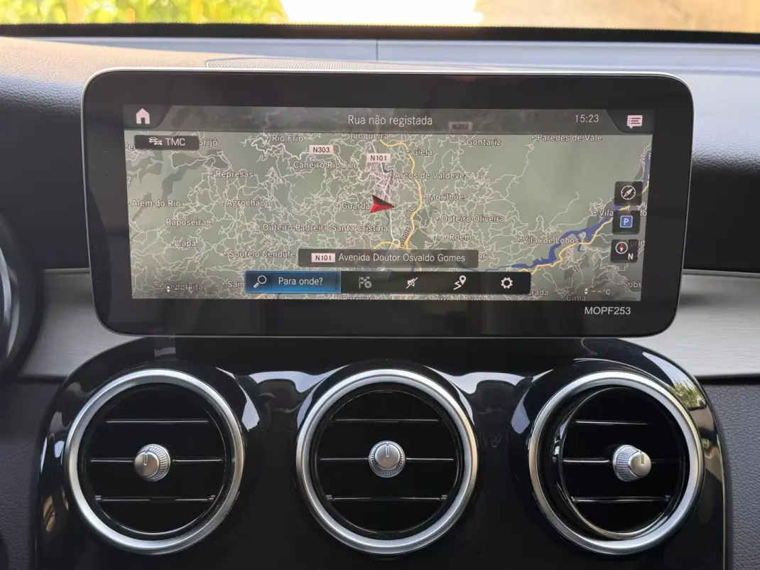 Mercedes-Benz GLC 300 2022 - 47500 EUR, 37758 km - AUTO.MOTO.pt - 37758km - foto 18 de 25