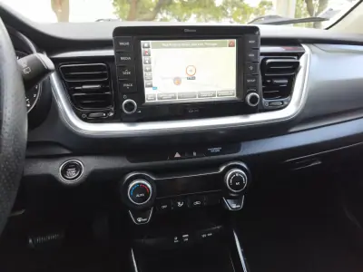 Kia Stonic 2019 - 15900 EUR, 32000 km - AUTO.MOTO.pt - 32000km - foto 15 de 15
