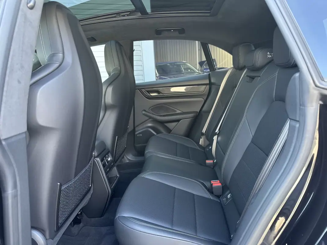Porsche Macan 2025 - 127000 EUR, 12000 km - 12000km - foto 52 de 80