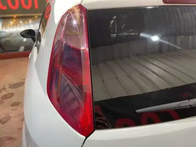 Fiat PUNTO 2008 - 2999 EUR, 233000 km - AUTO.MOTO.pt - 233000km - foto 20 de 36