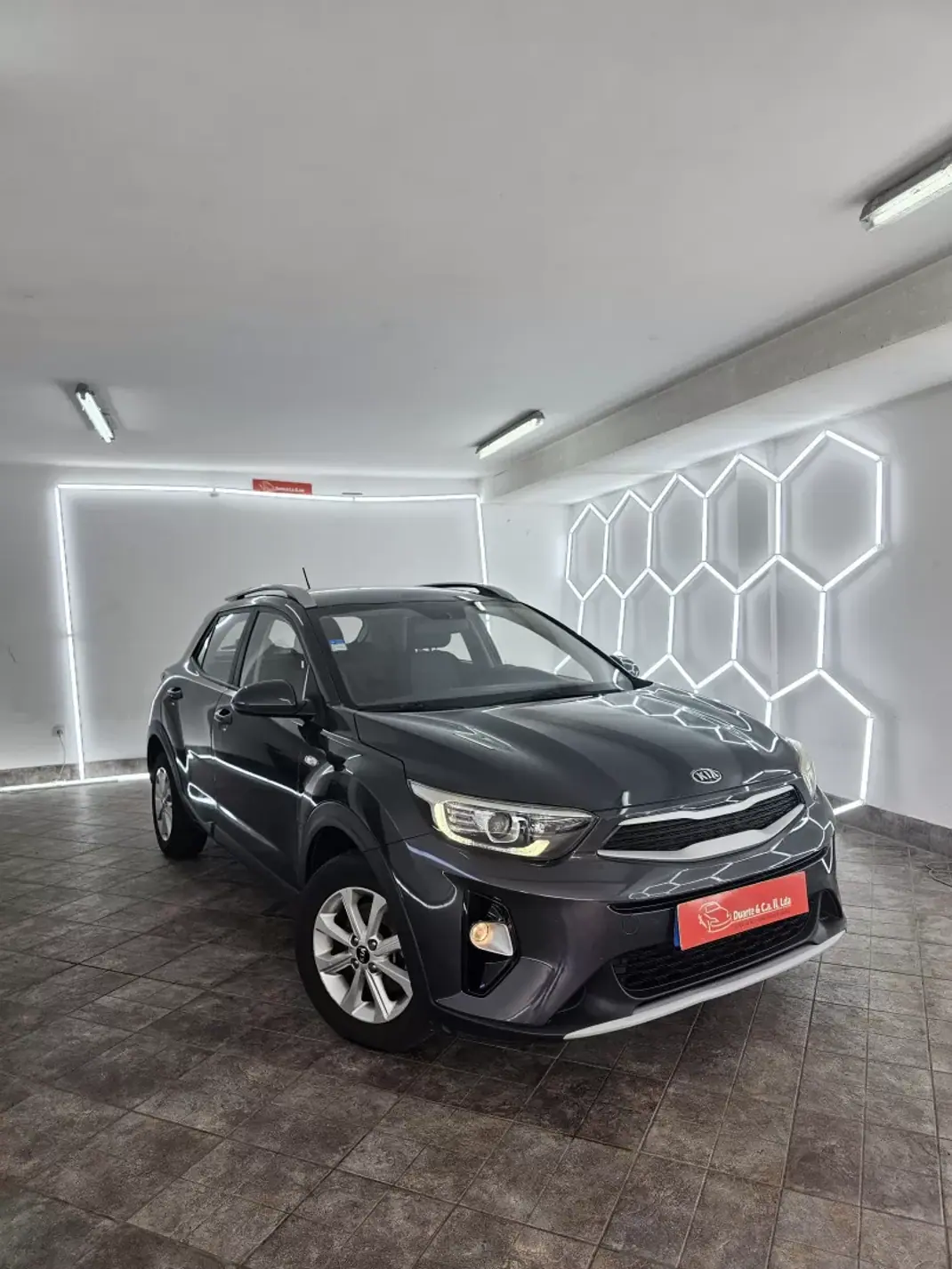 Kia Stonic 2019 - 12500 EUR, 117953 km - AUTO.MOTO.pt - 117953km - foto 2 de 23