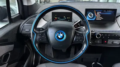 BMW i3 2016 - 12999 EUR, 76021 km - AUTO.MOTO.pt - 76021km - foto 9 de 27