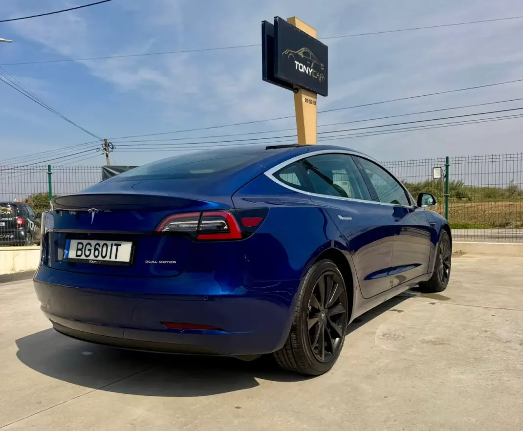 Tesla Model 3 2019 - 25030 EUR, 171000 km - AUTO.MOTO.pt - 171000km - foto 13 de 22