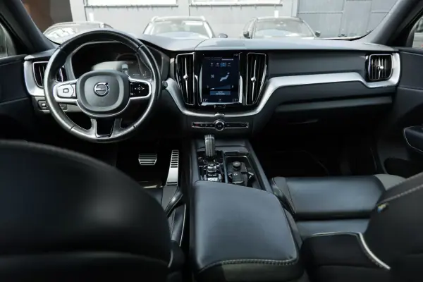 Volvo XC 60 2021 - 34999 EUR, 96771 km - AUTO.MOTO.pt - 96771km - foto 14 de 25